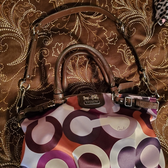 Authentic Coach Purse - Picture 4 of 7